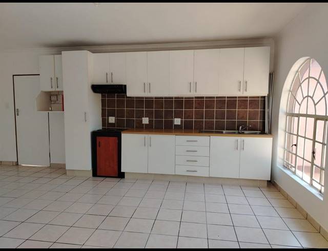 1 BEDROOM PROPERTY TO RENT IN KENSINGTON